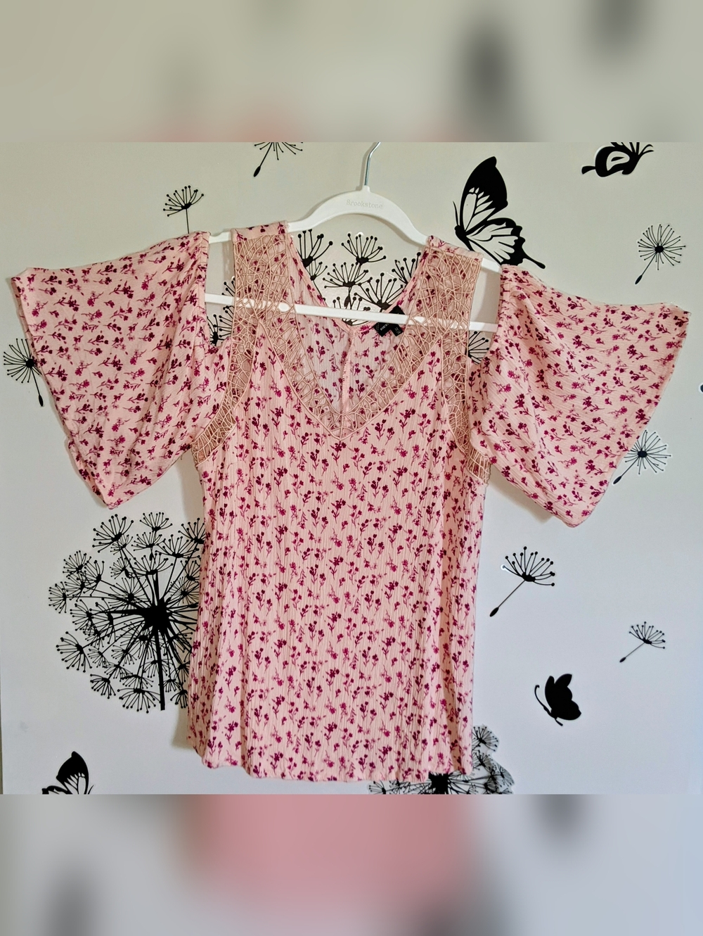 Buckle Black...Pink Floral Cold-Shoulder Lace-Trim Blouse